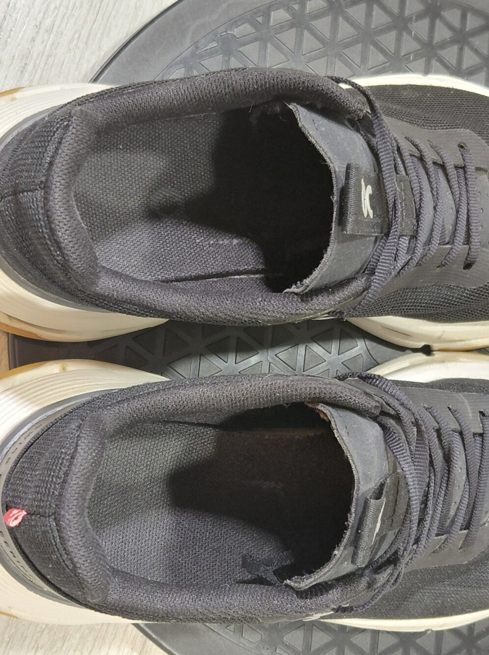 On Running Womens Cloudnova Form 2 Lifestyle Athletic Shoes Black Ivory SIZE 6 - Picture 8 of 14